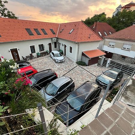 Monbuhim Comfort Veszprem Bagian luar foto