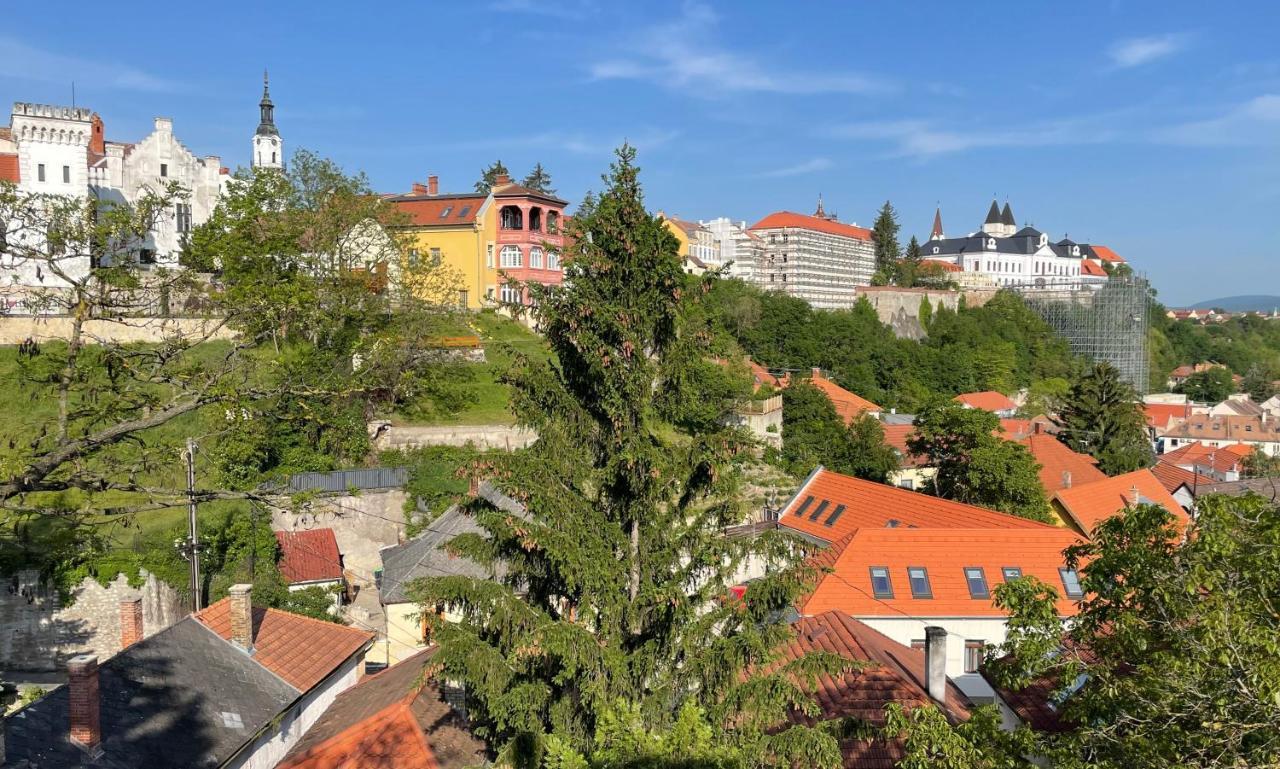 Monbuhim Comfort Veszprem Bagian luar foto