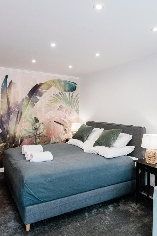 Monbuhim Comfort Veszprem Bagian luar foto