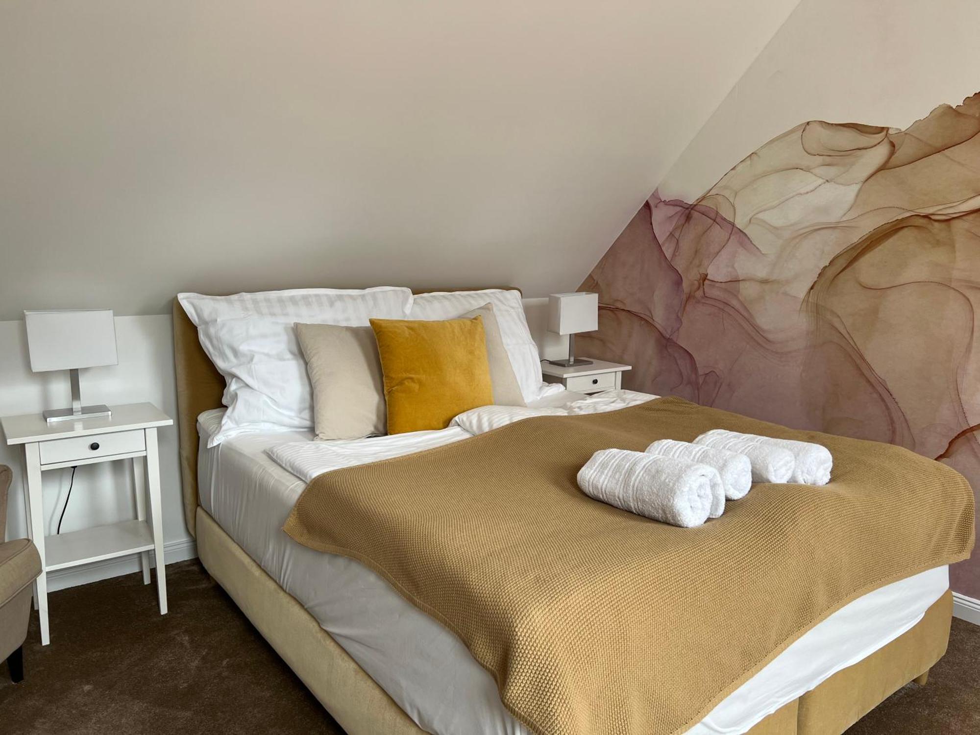 Monbuhim Comfort Veszprem Bagian luar foto