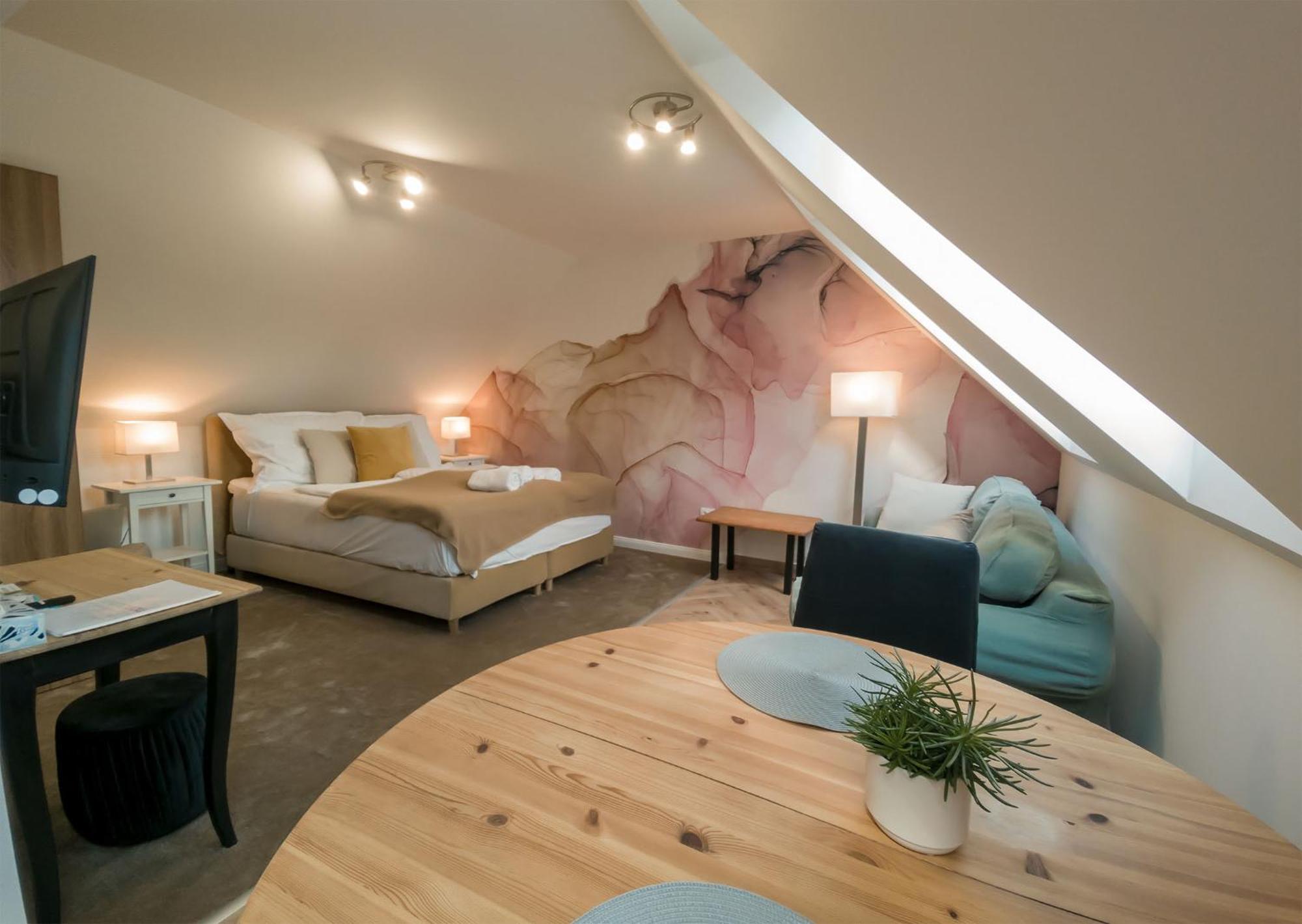 Monbuhim Comfort Veszprem Bagian luar foto