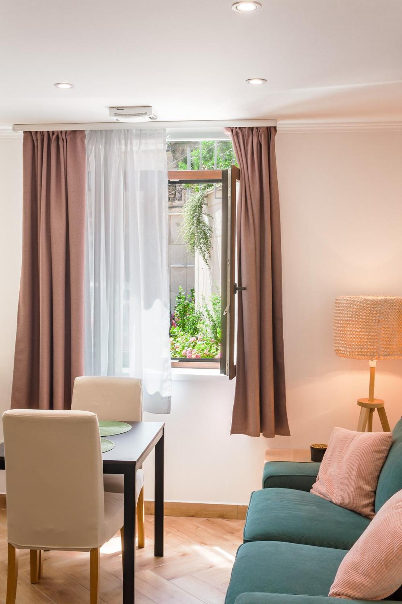 Monbuhim Comfort Veszprem Bagian luar foto